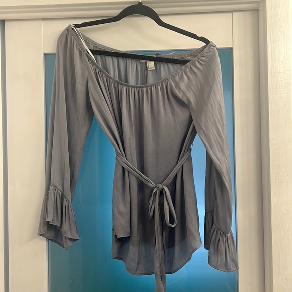 Tops - Forever 21 off the shoulder blouse
